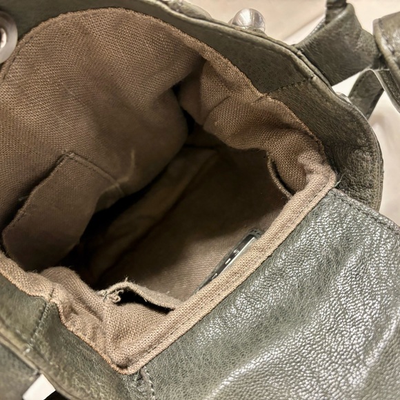 Shih shoulder strap bag. - Picture 7 of 9